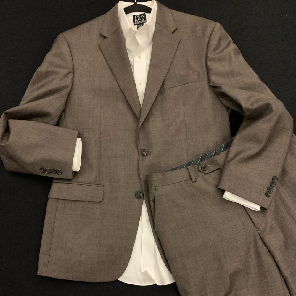 CHAPS Year ‘Round Wool Olive Gold Suit